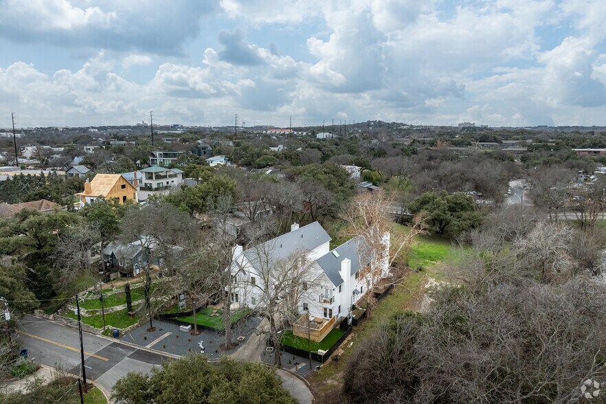 More Photos Of 1109 W Annie St, Austin Apartments For Sale