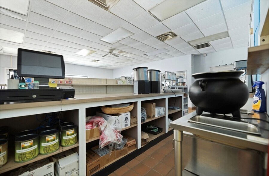 More Photos Of 8649 KY Highway 7, Viper Service Station For Sale