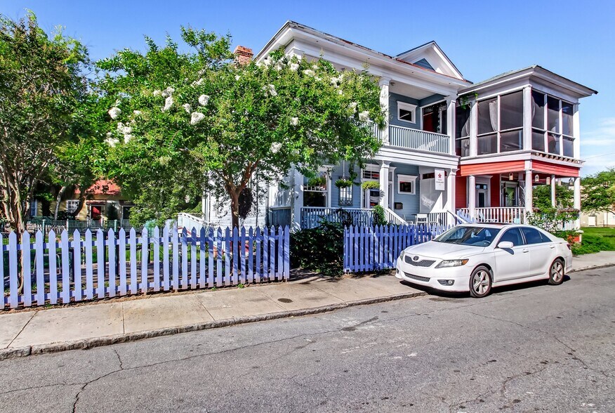 More Photos Of 422 W 43rd St, Savannah Storefront Retail Office For Sale