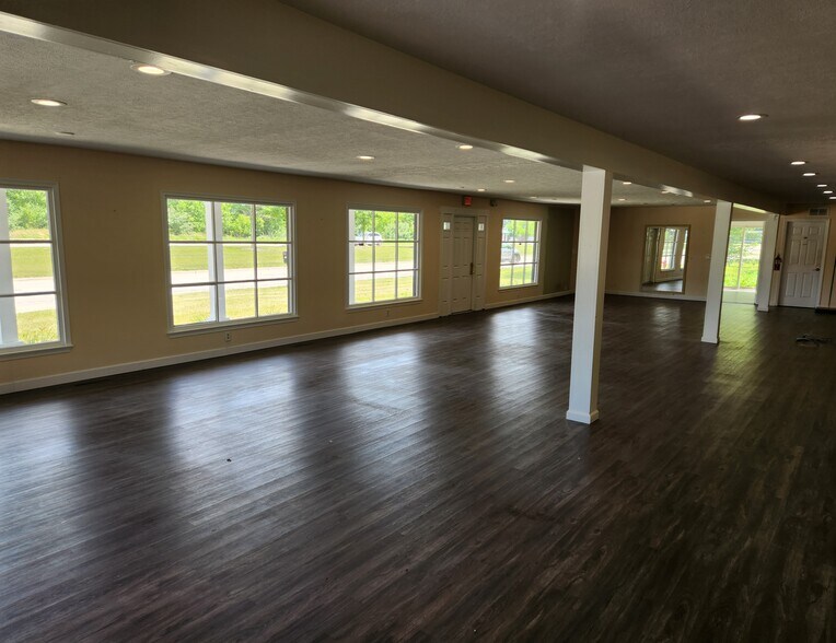 More Photos Of 6585 Jackson Rd, Ann Arbor Office For Lease