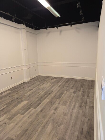 More Photos Of 258 Wallace Ave, Toronto Warehouse For Lease