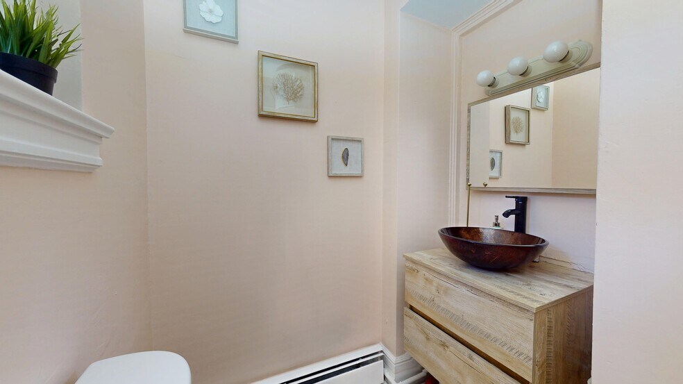 More Photos Of 42 W Main St, Riverhead Storefront Retail Office For Lease