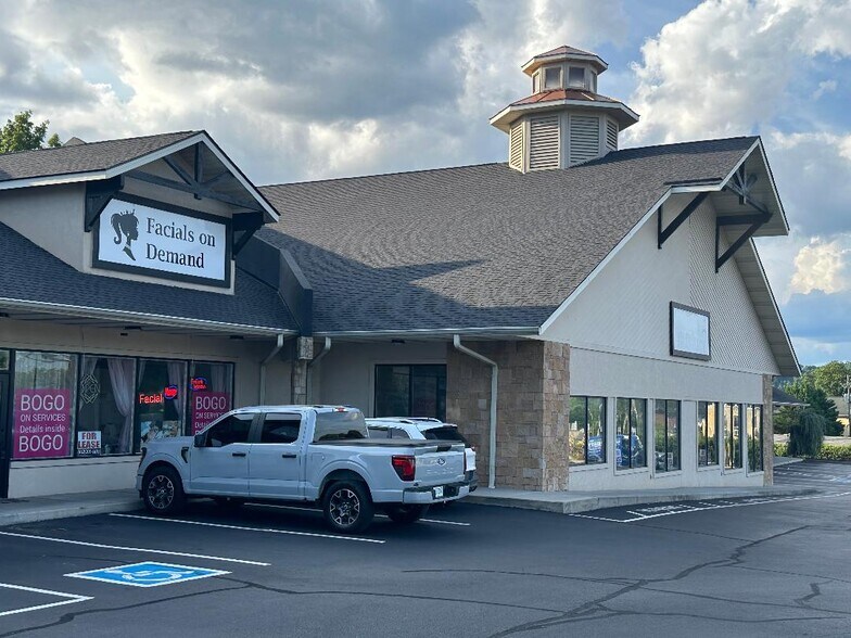 More Photos Of 725 Parkway, Sevierville Freestanding For Lease