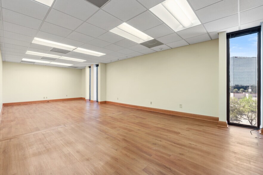 More Photos Of 5100 N Federal Hwy, Fort Lauderdale Office For Sale
