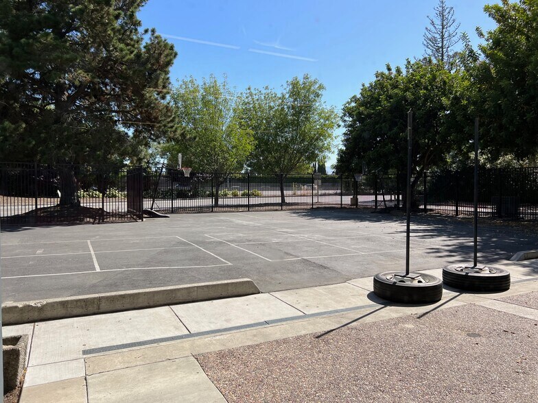 More Photos Of 537-539 E Weddell Dr, Sunnyvale Schools For Sale