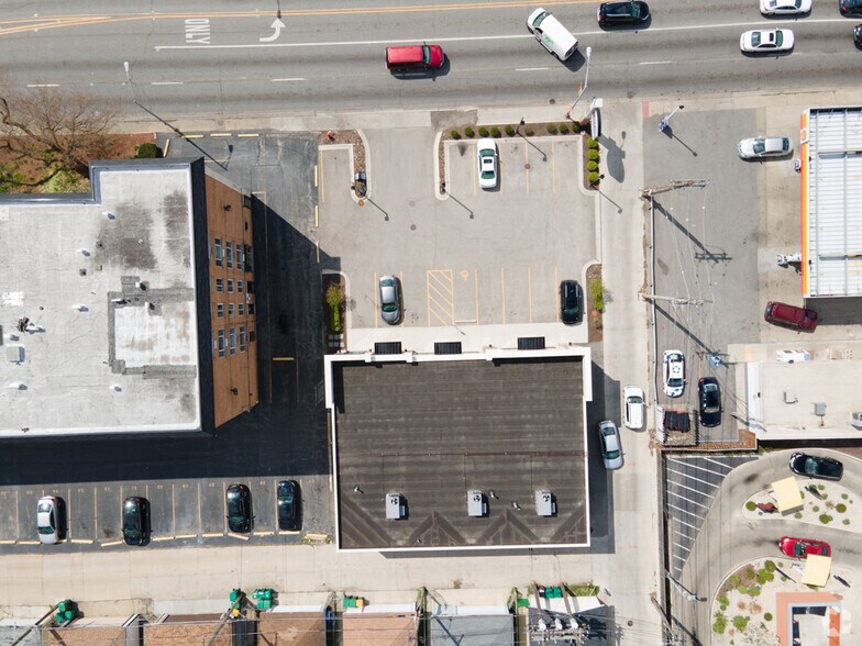 More Photos Of 1217-1221 S Harlem Ave, Berwyn Freestanding For Lease