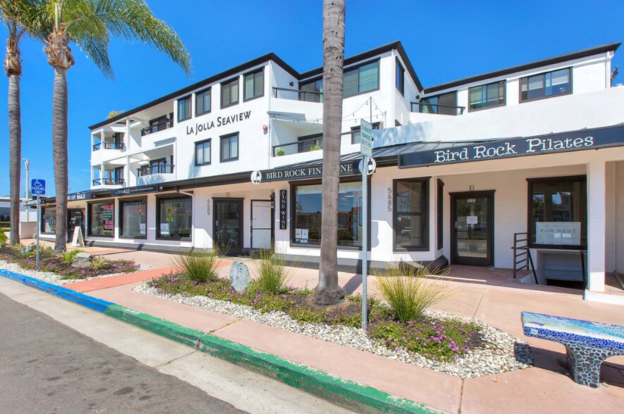 More Photos Of 5685-5693 La Jolla Blvd, La Jolla Apartments For Lease