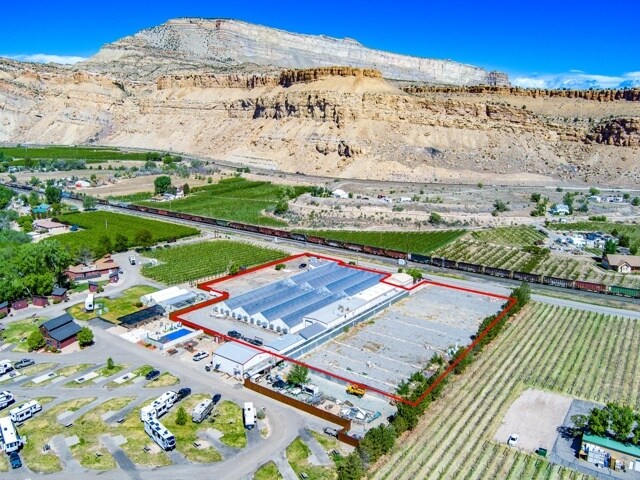 More Photos Of 1041 N River Rd, Palisade Warehouse For Sale