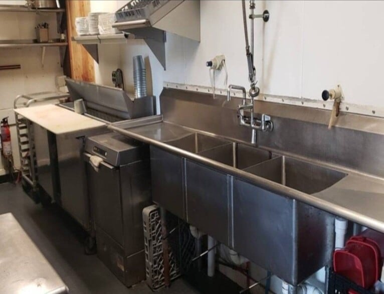 More Photos Of 64 E Main St, Vinalhaven General Retail For Lease