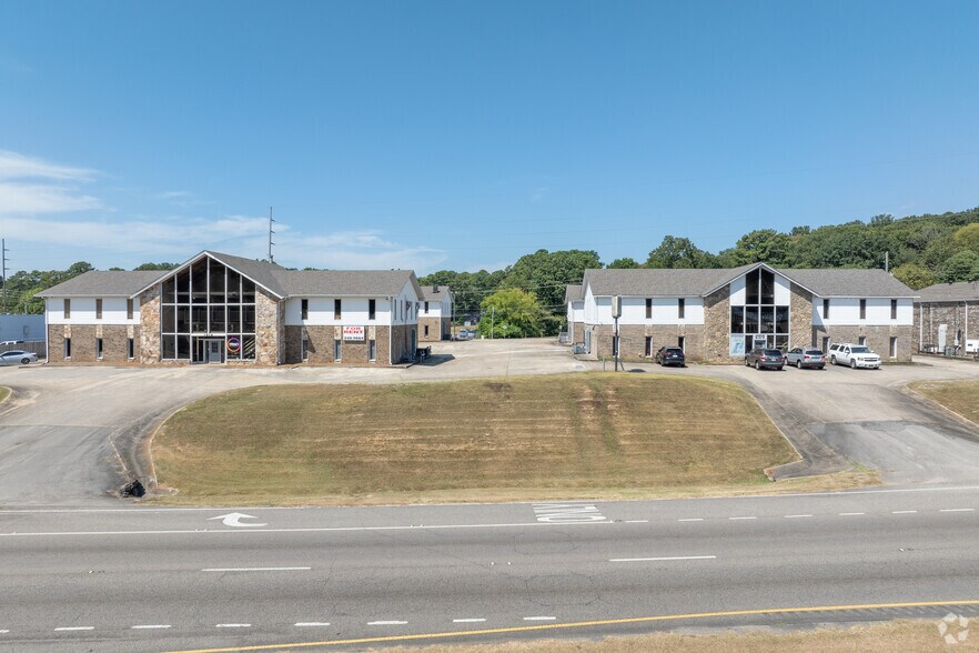 More Photos Of 1515 Huffman Rd, Center Point Unknown For Lease