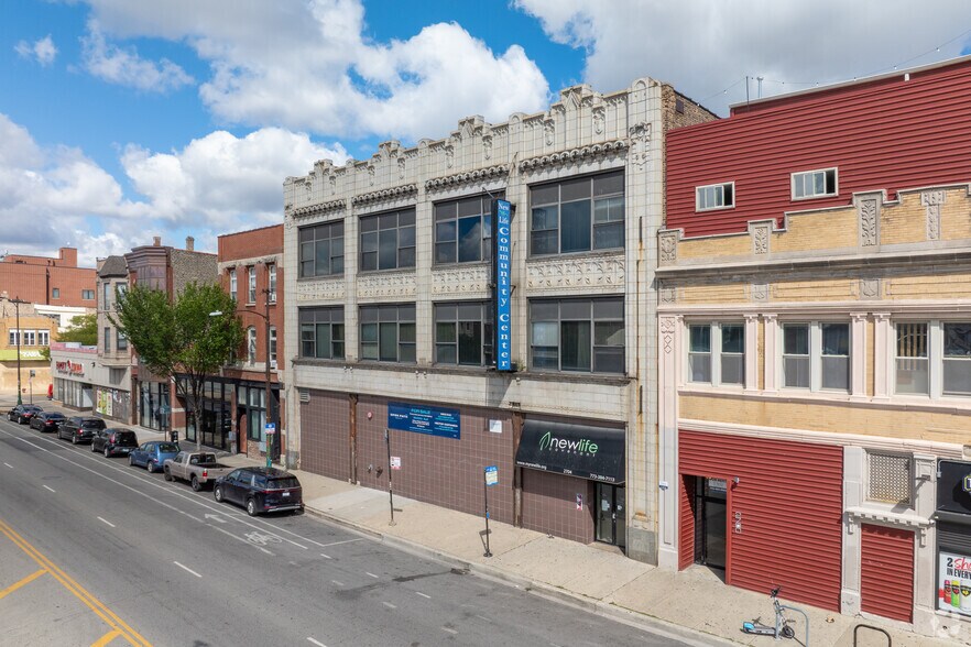 Primary Photo Of 2704 W North Ave, Chicago Religious Facility For Sale