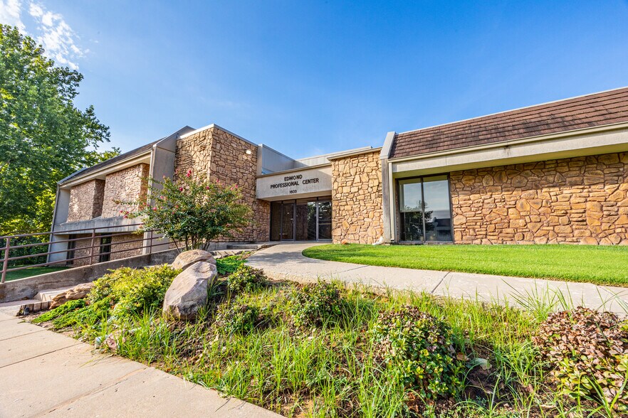 More Photos Of 1603 E 19th St, Edmond Coworking Space