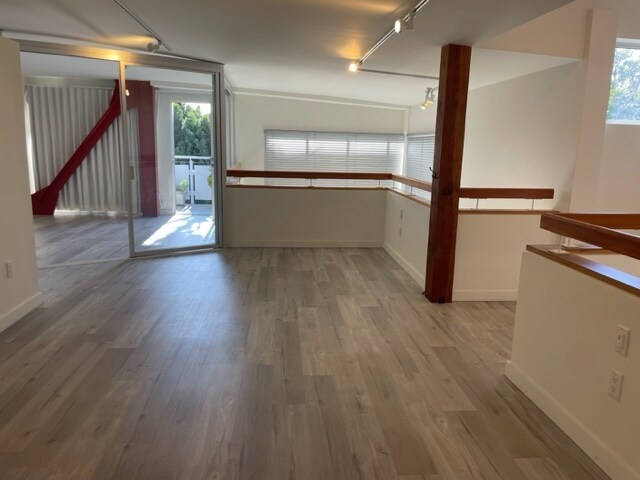 More Photos Of 615 Hampton Dr, Venice Apartments For Sale