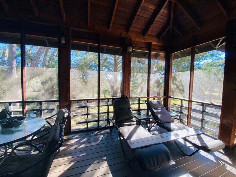 More Photos Of 1606 3rd Ave SE, Steinhatchee Lodge Meeting Hall For Sale