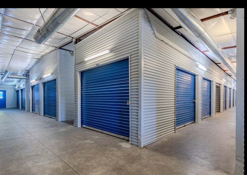 More Photos Of 1060 Dillon Way, Central Point Self Storage For Sale