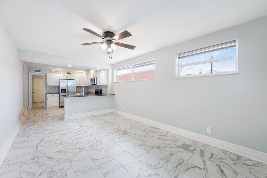 More Photos Of 112 Milton St, Lantana Multifamily For Sale