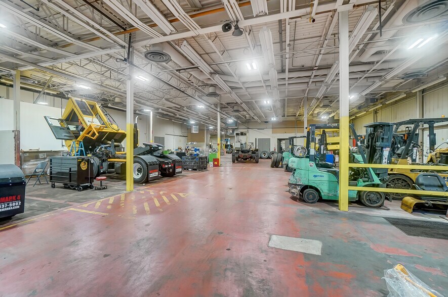 More Photos Of 2025 E 4th St, Lima Light Manufacturing For Lease