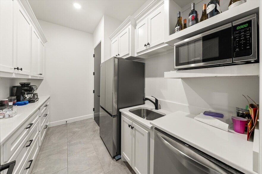 More Photos Of 3165 N Sooner Rd, Edmond Office For Sale