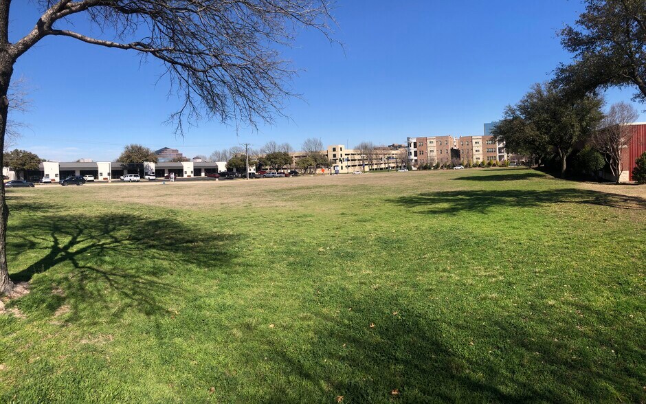 More Photos Of 4850 Airport Parkway, Addison Land For Sale