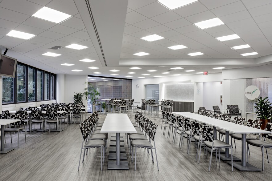 More Photos Of 333 Thornall St, Edison Loft Creative Space For Lease