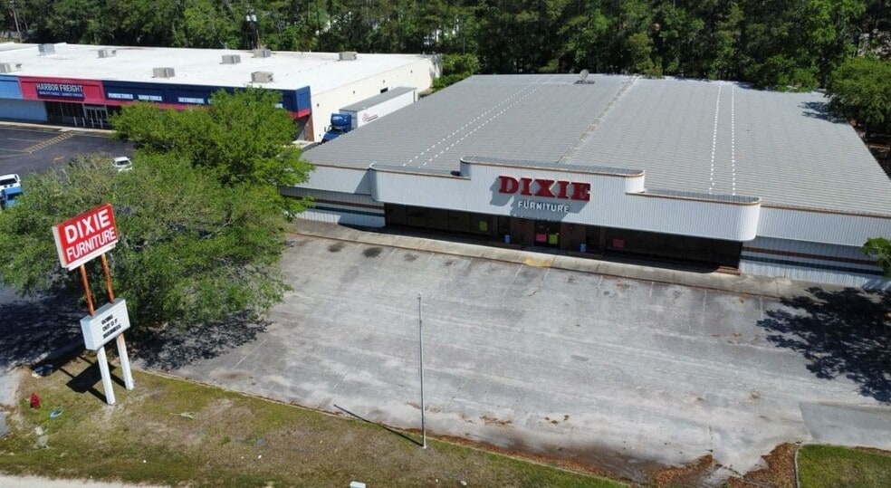 More Photos Of 303 Robertson Blvd, Walterboro General Retail For Sale