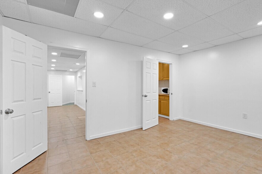 More Photos Of 5565 Columbia Pike, Arlington Multifamily For Sale