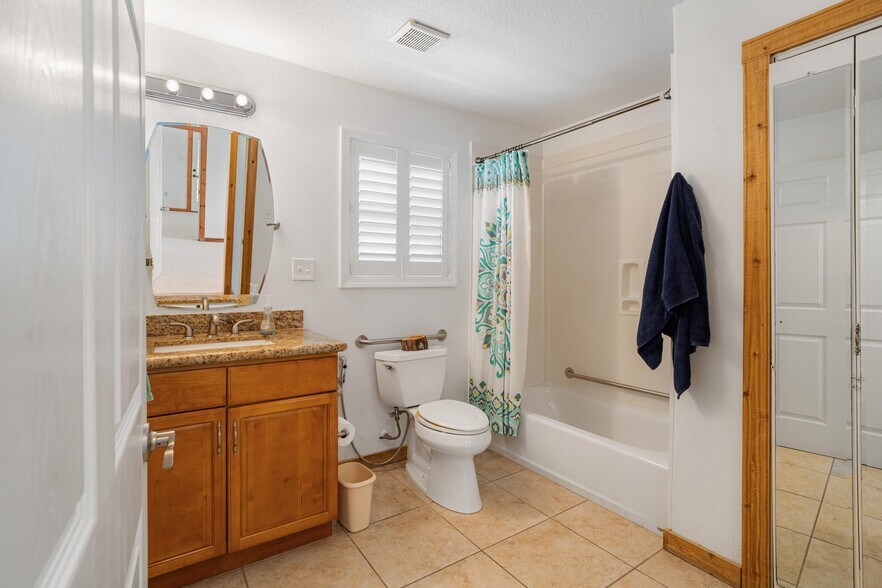 More Photos Of 804 Bay Ave, Kemah Specialty For Sale