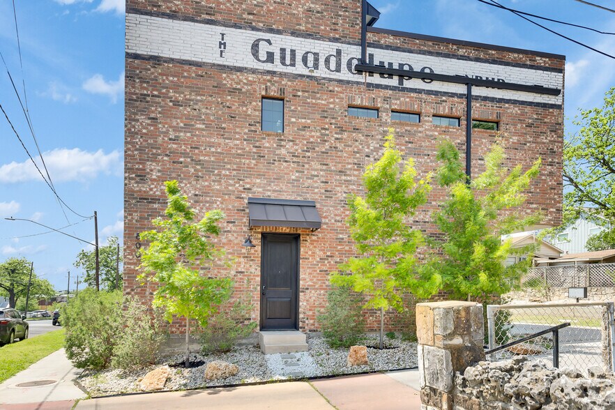 Primary Photo Of 802 Lydia St, Austin Office For Lease