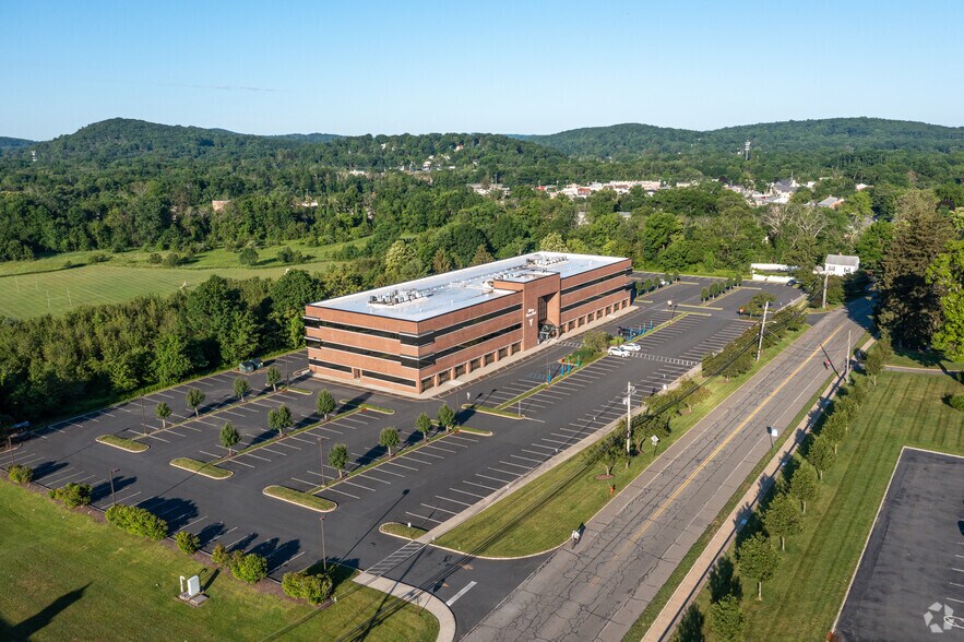 More Photos Of 16 Pocono Rd, Denville Medical For Lease