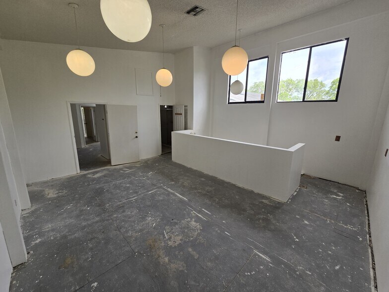 Primary Photo Of 5800-5820 N University Dr, Fort Lauderdale Storefront Retail Office For Lease