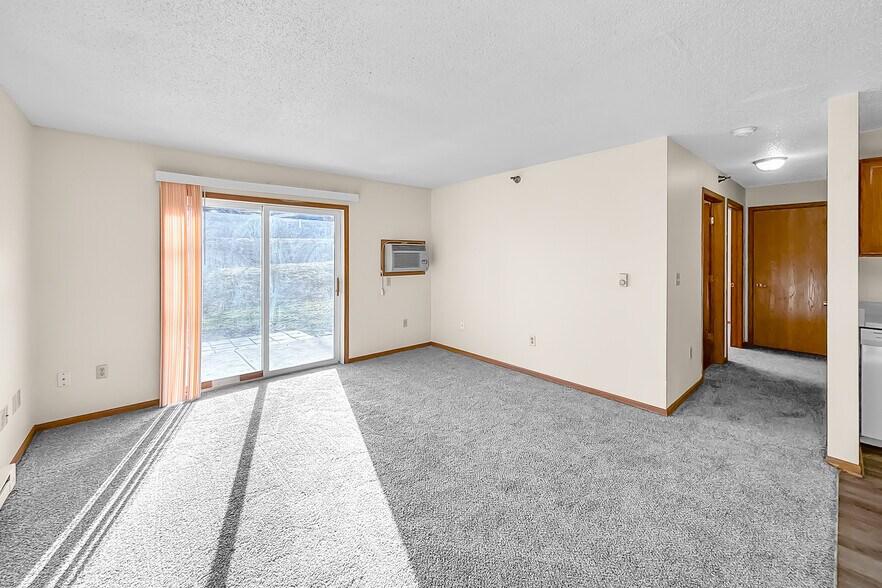 More Photos Of 1201 E Bell Ave, Des Moines Apartments For Sale
