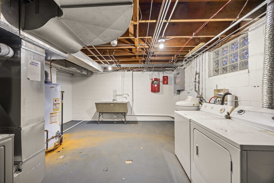 More Photos Of 704 E 9th St, Lockport Medical For Sale