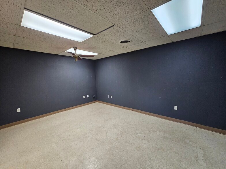 More Photos Of 115 S Leggett Dr, Abilene Office Residential For Lease