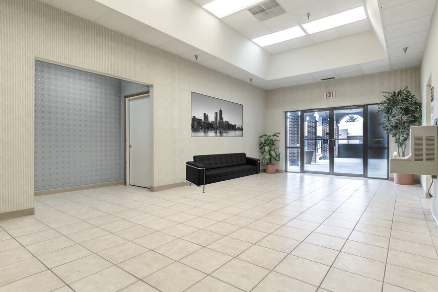 More Photos Of 1715 N Division St, Morris Unknown For Lease