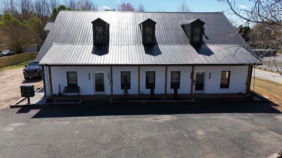 More Photos Of 3440 E Broad St, Statesville Office For Lease