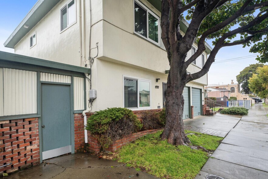 More Photos Of 3321 Barrett Ave, Richmond Apartments For Sale
