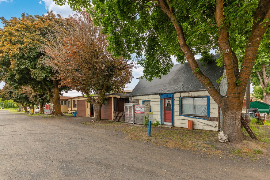 More Photos Of 14 Portland St NW, Wilbur Trailer Camper Park For Sale