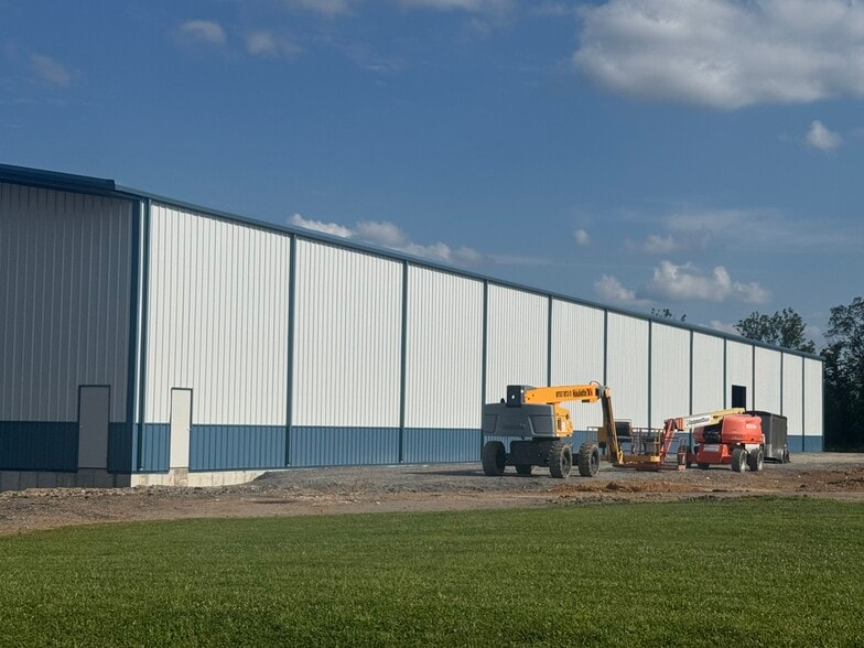 More Photos Of 97 Spruce St, Murray Industrial For Lease