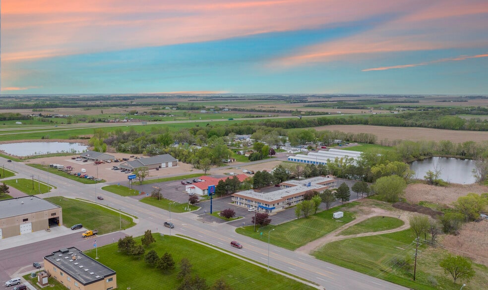 More Photos Of 1309 S Ohlman St, Mitchell Hotel For Sale