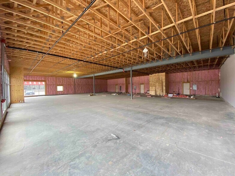 More Photos Of 408 W Town Center Blvd, Champaign Unknown For Lease