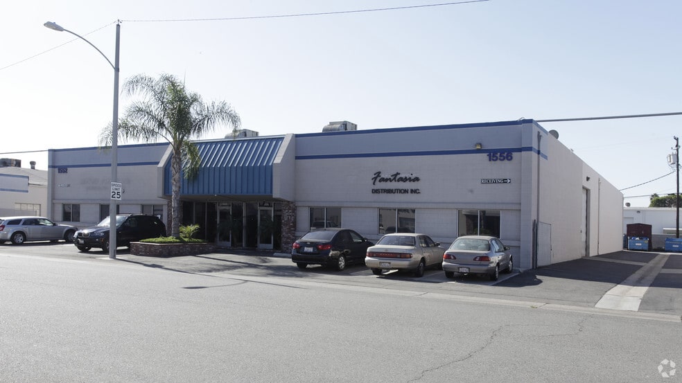 More Photos Of 1552-1556 W Embassy St, Anaheim Warehouse For Lease