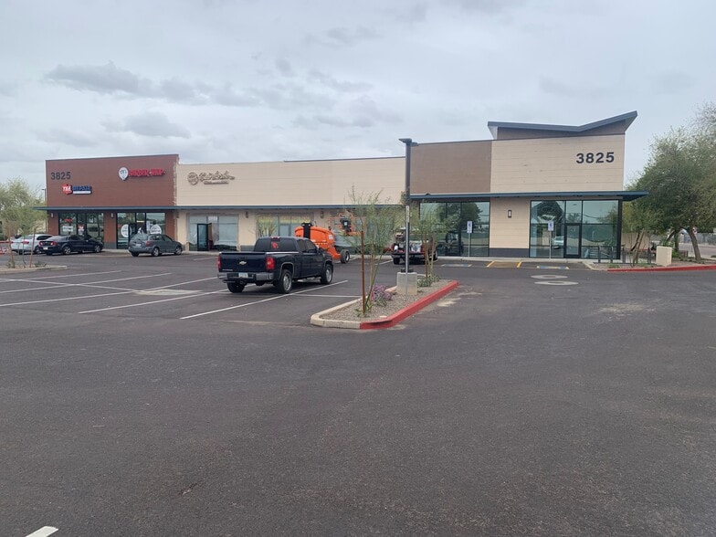 More Photos Of 3825 N 75th Ave, Phoenix General Retail For Lease