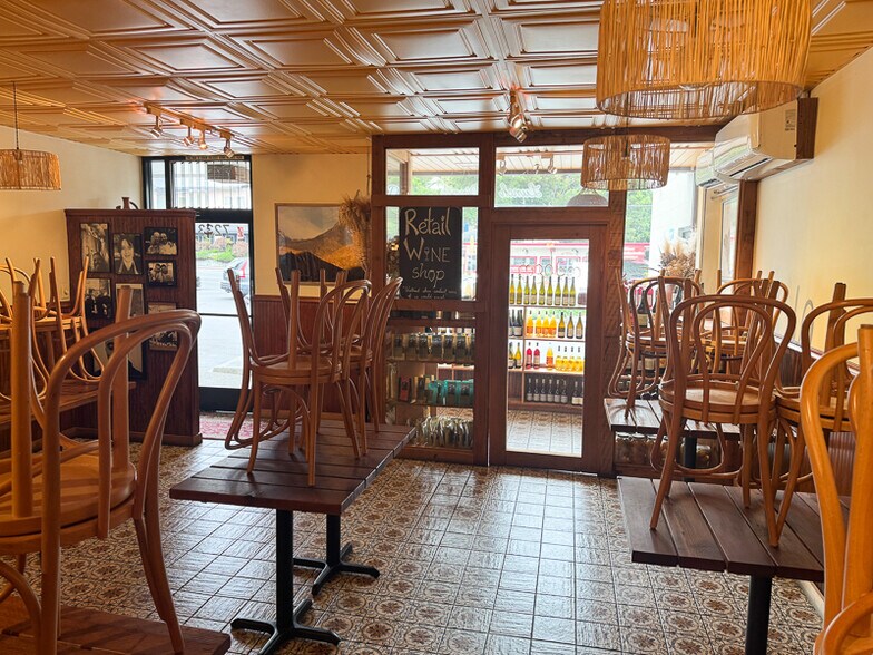 More Photos Of 7233 Healdsburg Ave, Sebastopol Restaurant For Lease