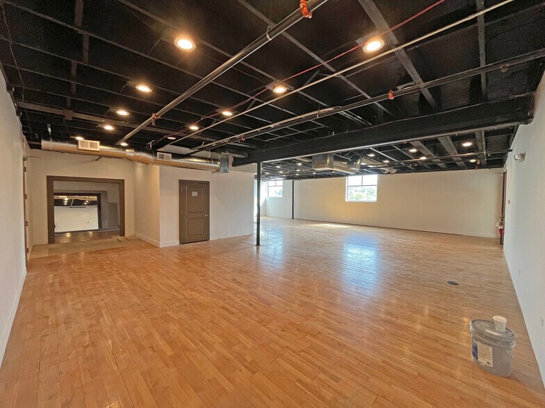 More Photos Of 35 E 1st St, Hinsdale Storefront Retail Office For Sale