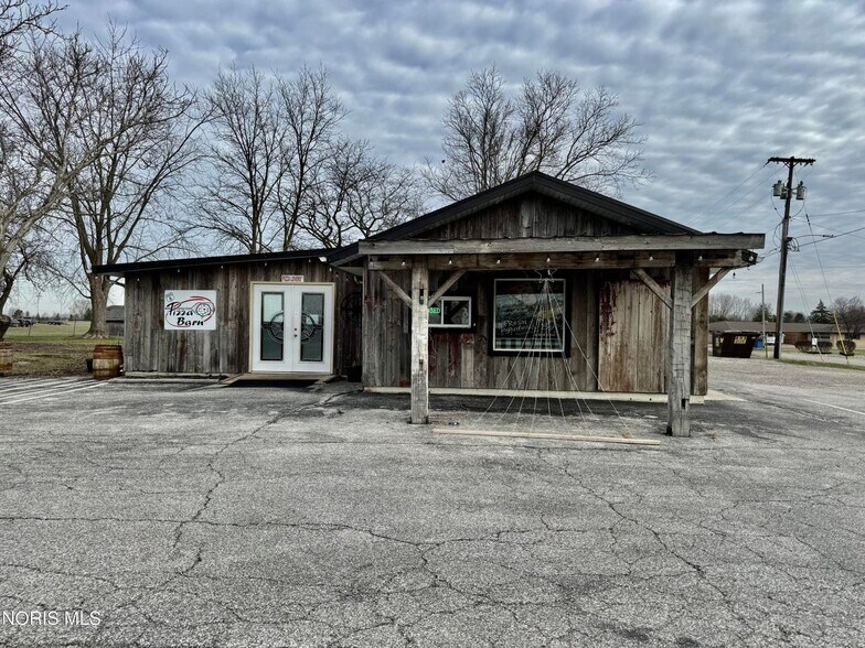 More Photos Of 404 W Vine St, Edgerton Restaurant For Sale