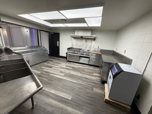 More Photos Of 2007 Yosemite Blvd, Modesto Office For Lease