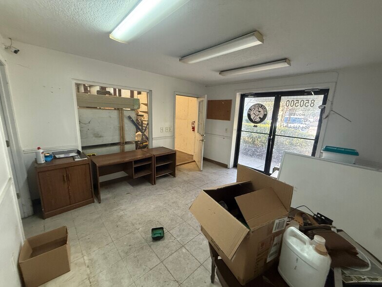 More Photos Of 850500 Us-17, Yulee Warehouse For Lease