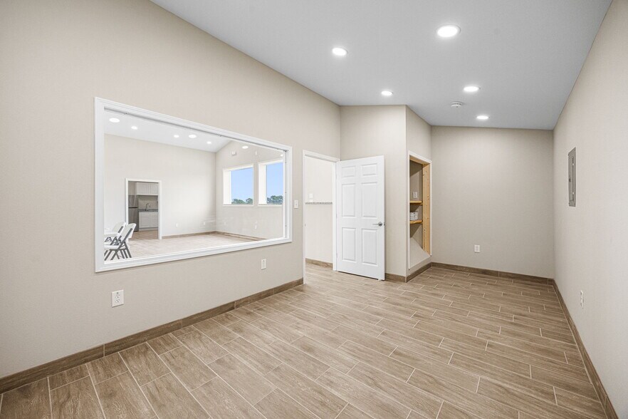 More Photos Of 15002 Bj Dusek Rd, Wallis Flex For Sale
