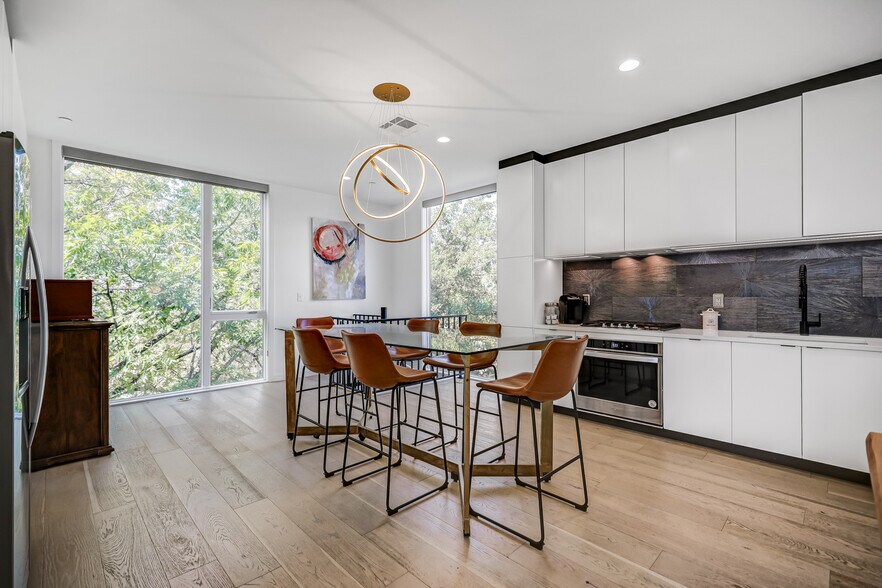 More Photos Of 2208 Lake Austin Blvd, Austin Office Residential For Sale