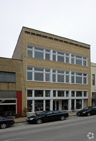 More Photos Of 208 E Louisiana St, McKinney Loft Creative Space For Sale